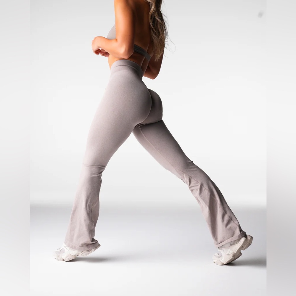 NVGTN Women's Soft  Flare Pants has a small pull as picture